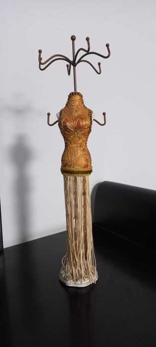 Stojak na biżuterię