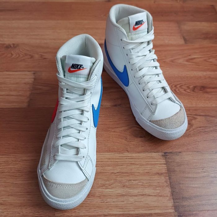 оригінальні шкіряні Nike р36.5 довжина устілки по факту 23.5см