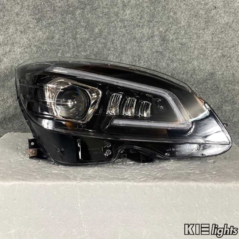 WYPRZEDAŻ Mercedes-Benz C Klasa W204 lampy przednie lampa przód