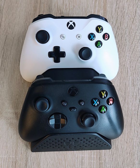 Xbox series X 1TB + 2 pady + słuchawki + Hogwarts Legacy