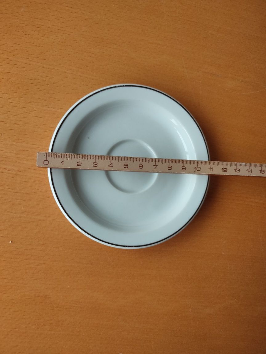 Conjunto de loiça em porcelana SPAL.