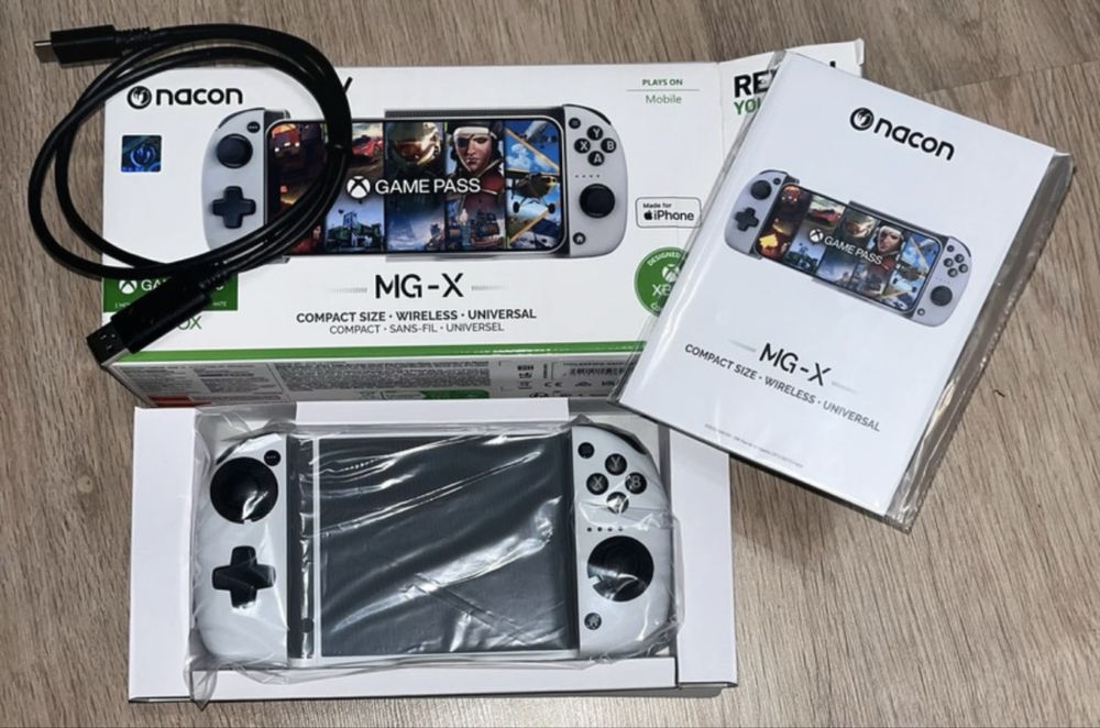 Pad / kontroler  Nacon MG-X kompatybilny z systemem IOS - Nowy