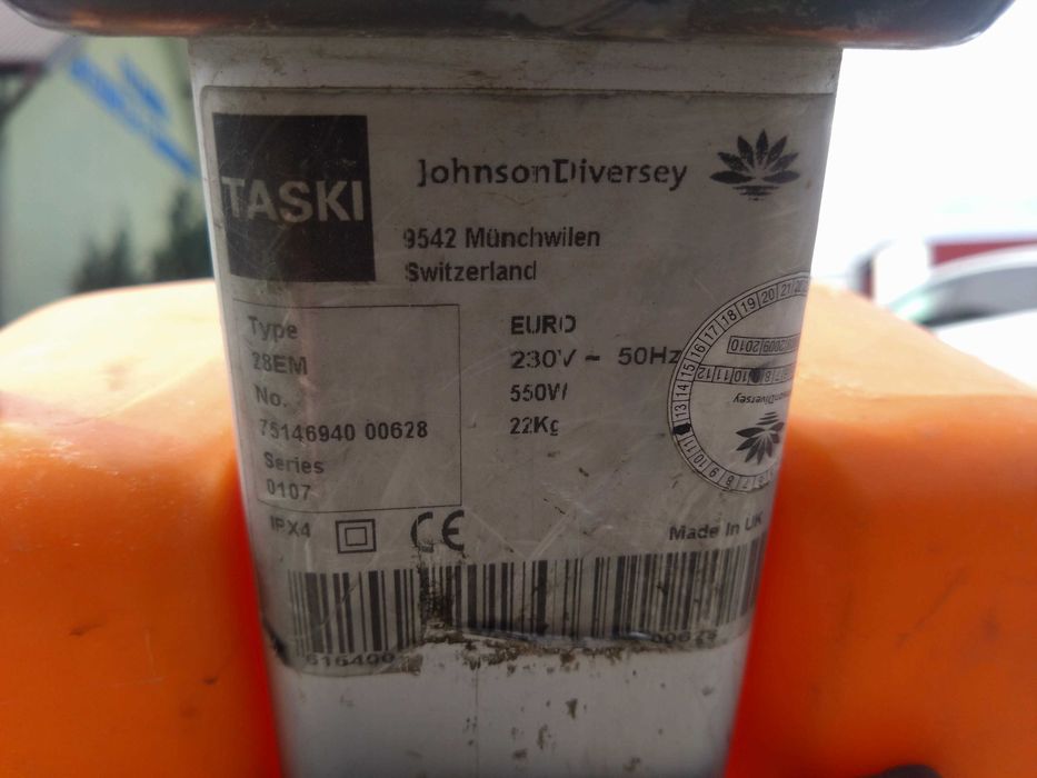 Polerka szorowarka ze zbiornikiem TASKI 28 EM