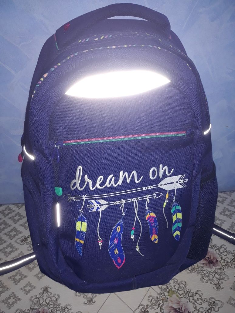 Рюкзак школьный T-23 Dream практически новый