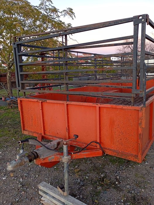 Atrelado transporte de gado vivo