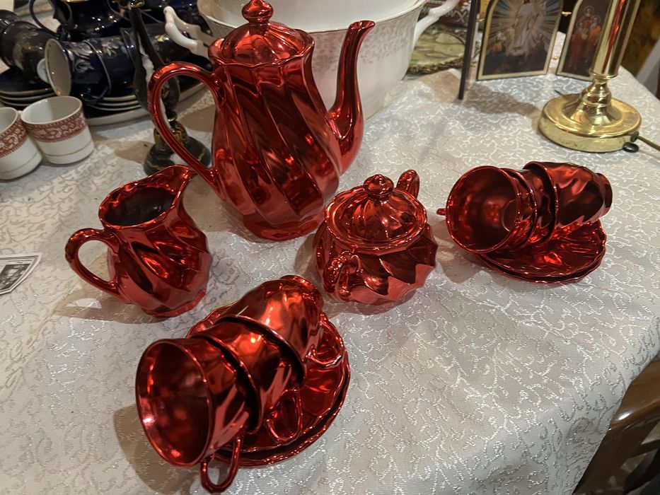 Продам  сервиз кофейный ,чаные пары и другую посуду.