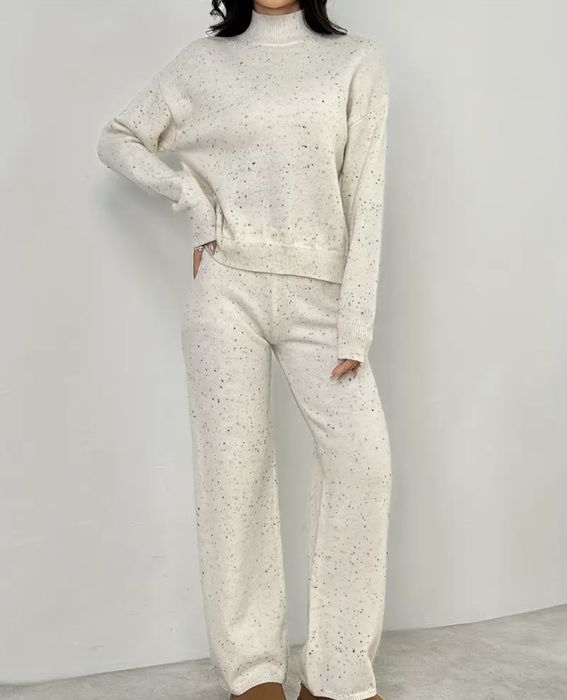 Вʼязаний  жіночий костюм, теплий костюм, прогулянковий костюм