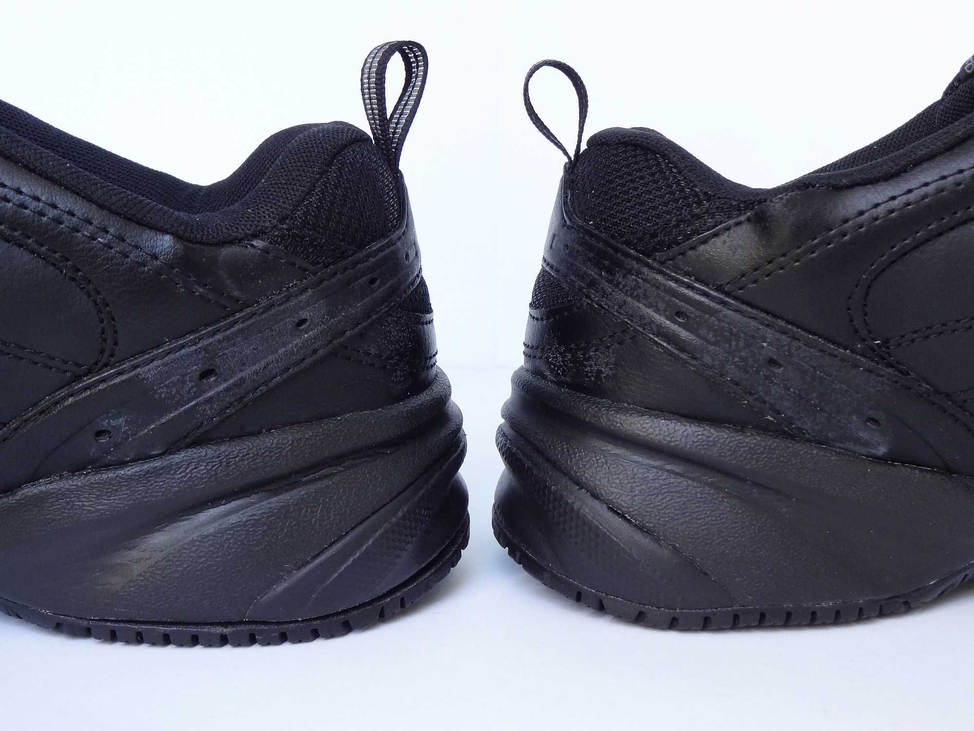 Buty NEW BALANCE r. 44 / model MX626BK / defekt