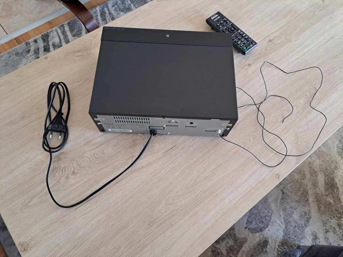 Wieża Sony CMT-SBT100B DAB DAB+ Radio FM CD Bluetooth USB AUX NFC