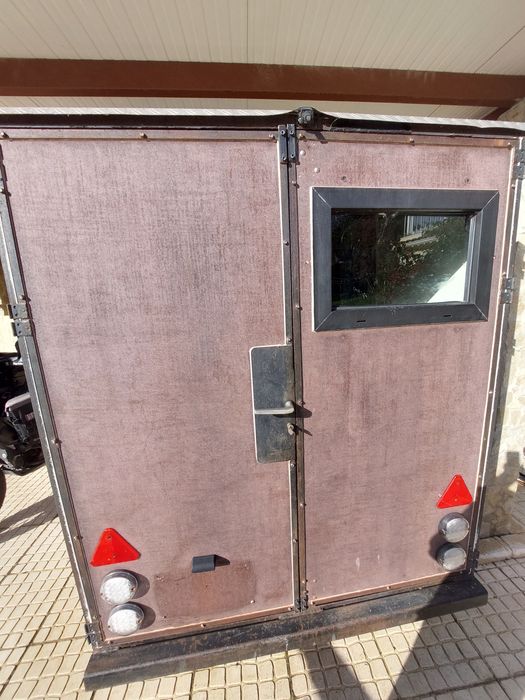 Atrelado / Reboque impecável, Carta B