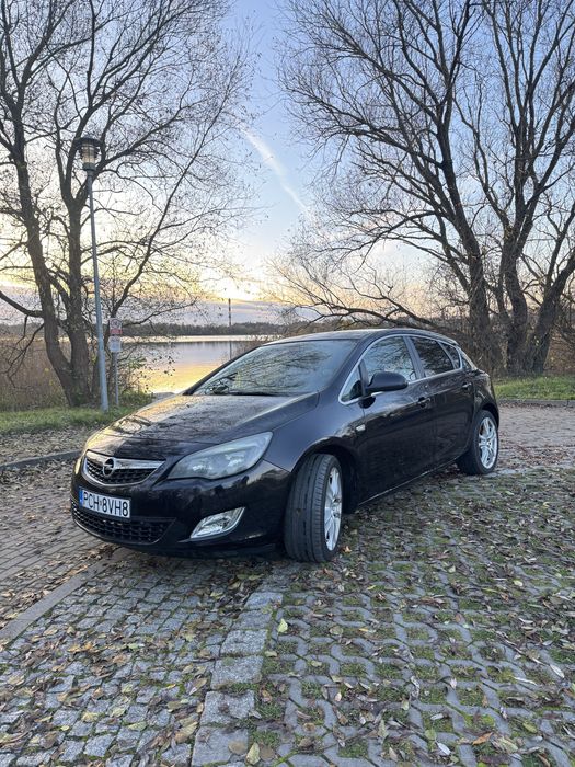 Sprzedam, Opel astra J 2010 rok, diesel