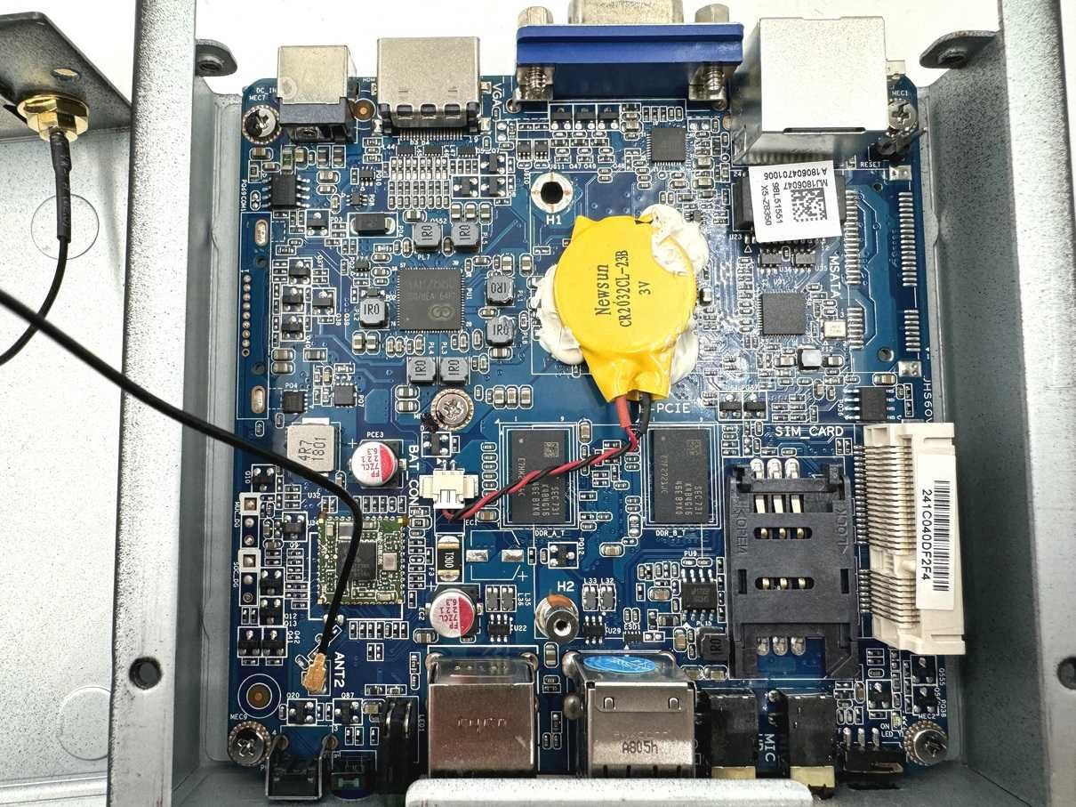 Міні пк SENECA F210 fanless, 4 ядра, 2GB RAM, 64GB SSD, WiFi
