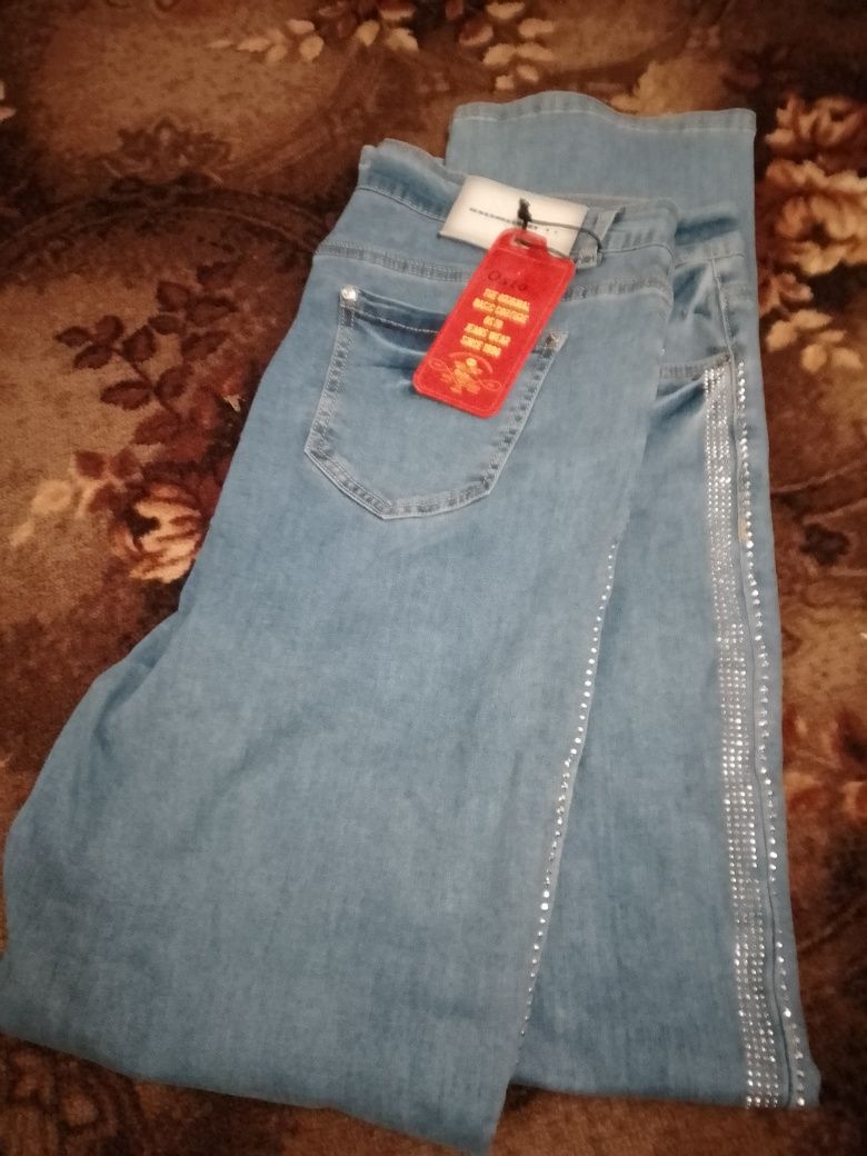 Продам джинси нові