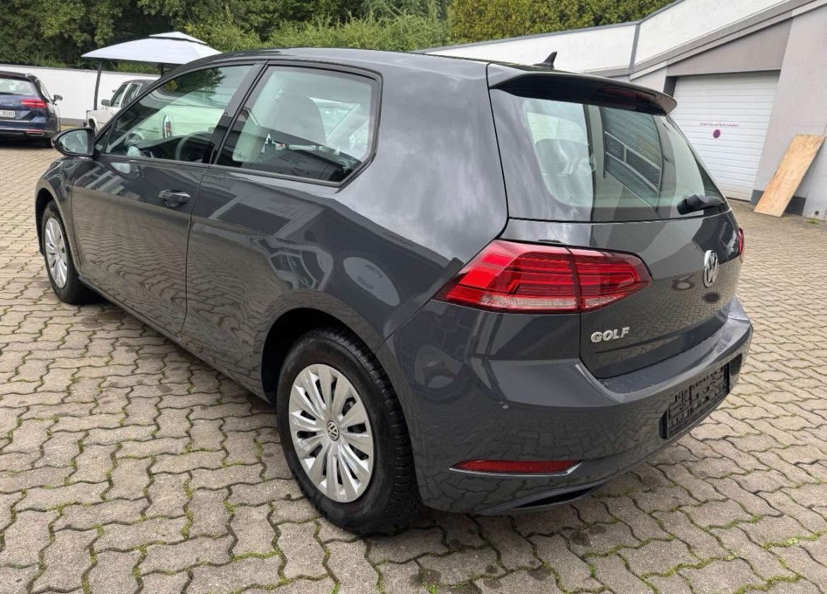 VW Golf 7 1.6 TDI Trendline * TOP *120 mil*