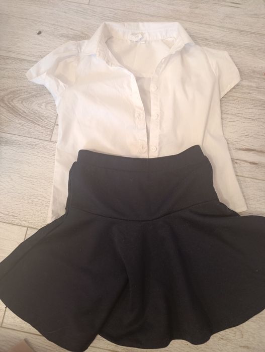 Strój galowy dla dziewczynki 110 smyk