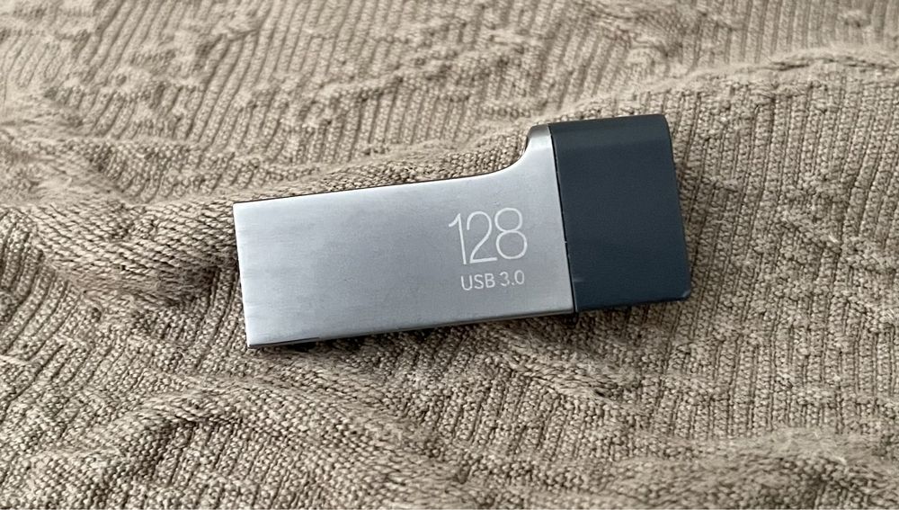 Samsung USB Flash Drive (128 GB)64171269114882122