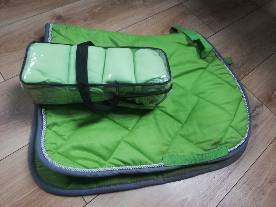 Czaprak i owijki w komplecie