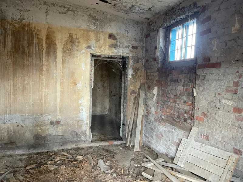 Гараж літ. «Б», 149,5 кв. м, смт Глибока, вул. Д. Галицького, 6В