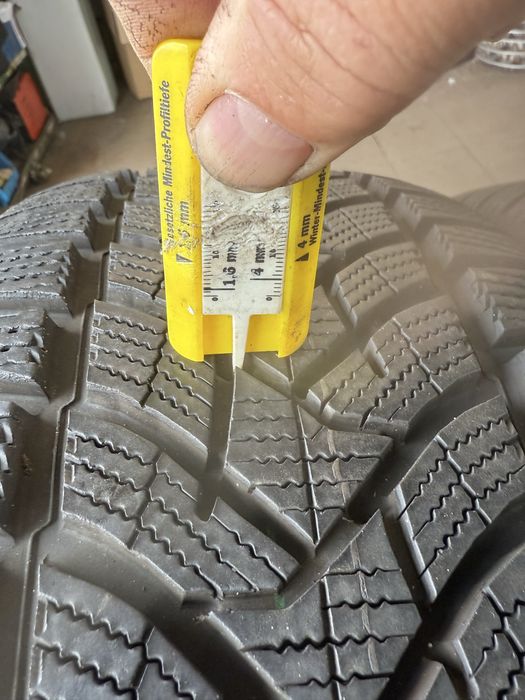 4xopona zima Dunlop Winter Sport 5 235/55 R1799V