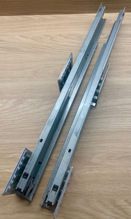 BLUM MERIVOBOX Prowadnica korpusu 500 mm/70 kg