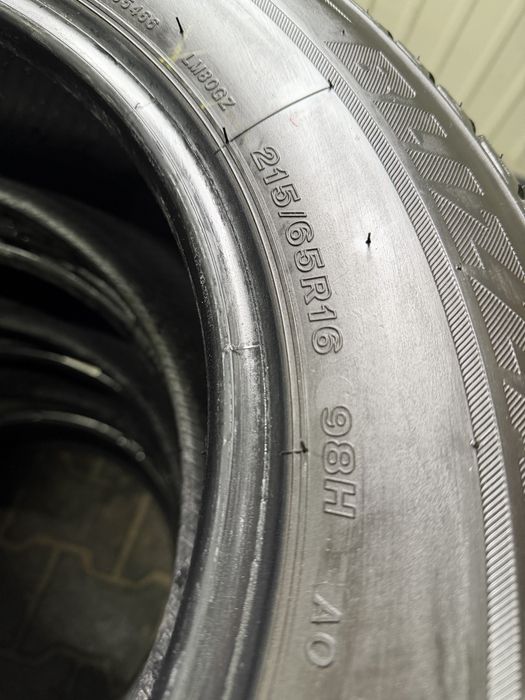 Шини Резина Зима 215/65 R16 98H Bridgestone Blizzak Lm80