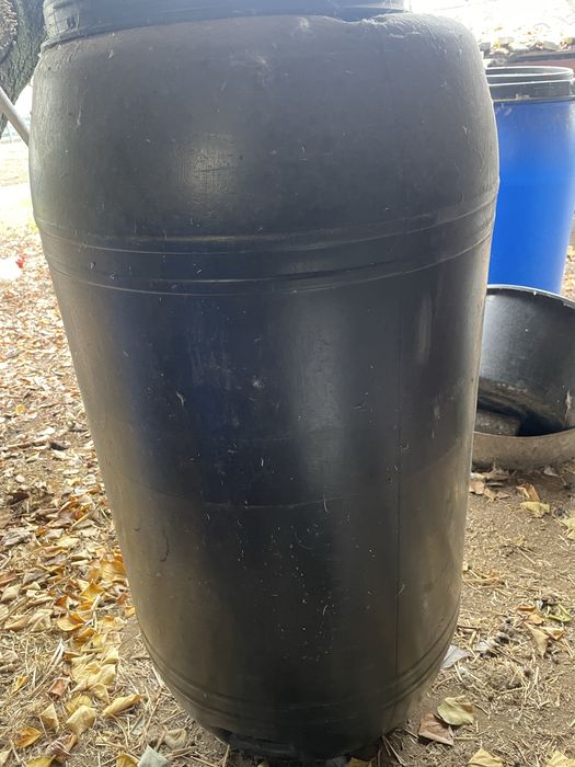 Продам бочки пластиковые