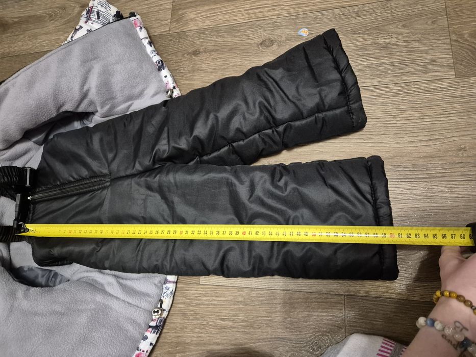 Продам зимовий комбінезон на дівчинку