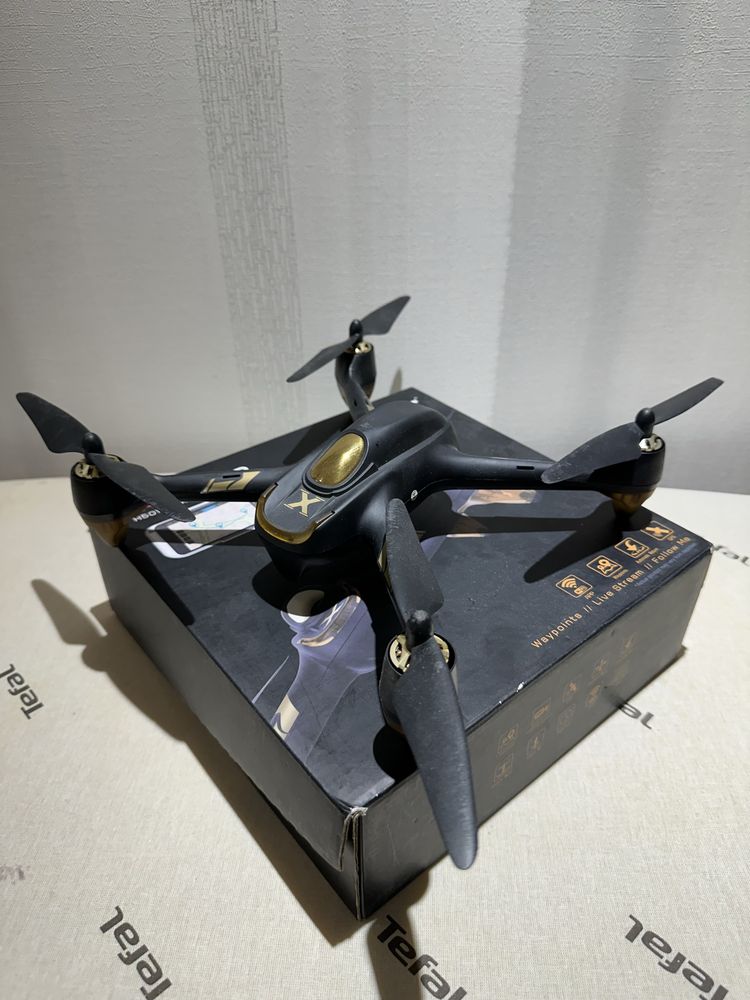 Квадрокоптер  HUBSAN H501A X4 AIR PRO FPV