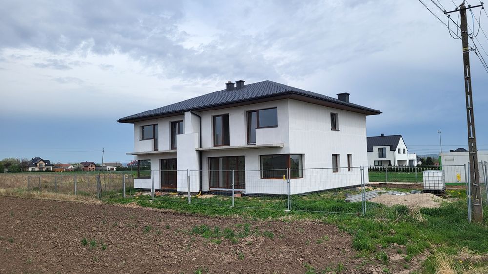 Dom w stanie deweloperskim w Cudzynowicach