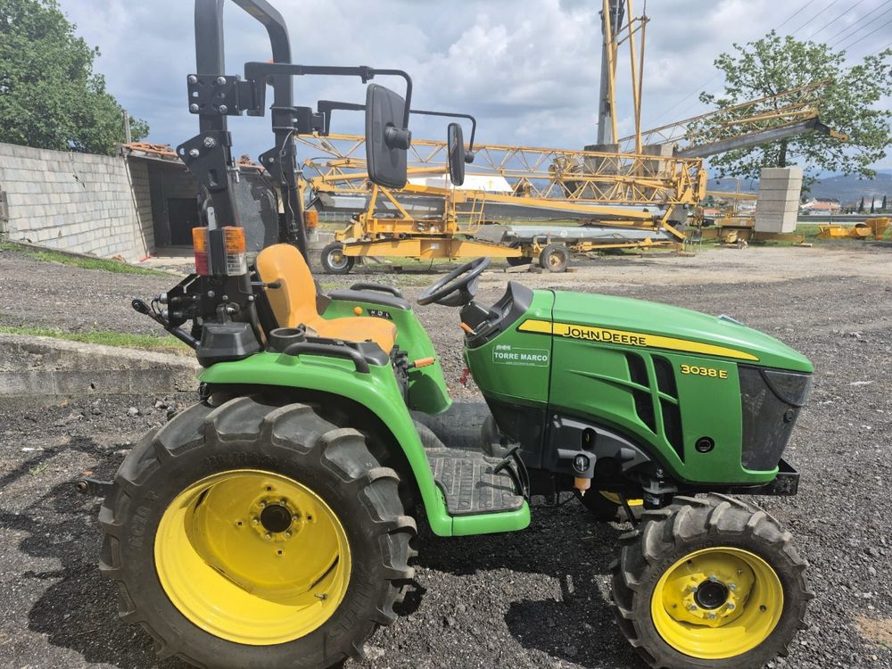 Trator john deere 3038
