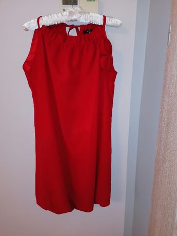 Śliczna czerwona sukienka z różyczkami bombka rozm M Figl