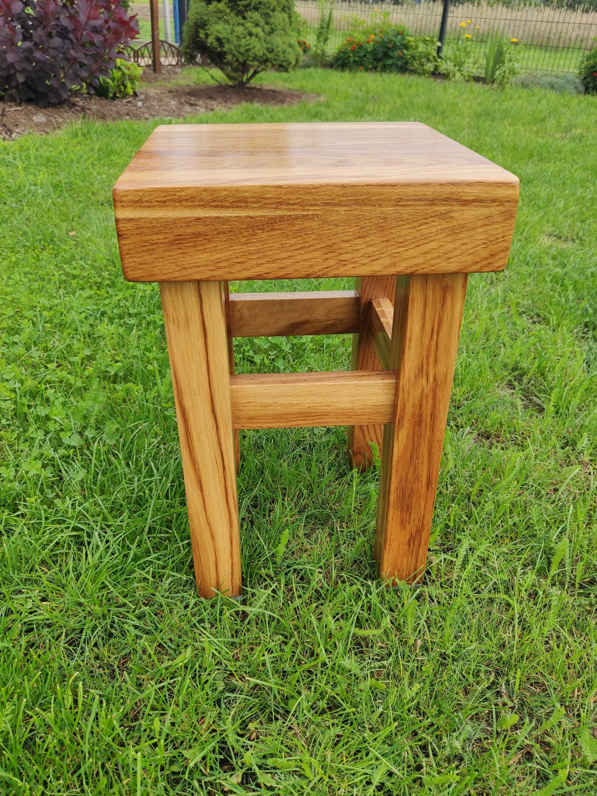 Taboret dębowy solidny