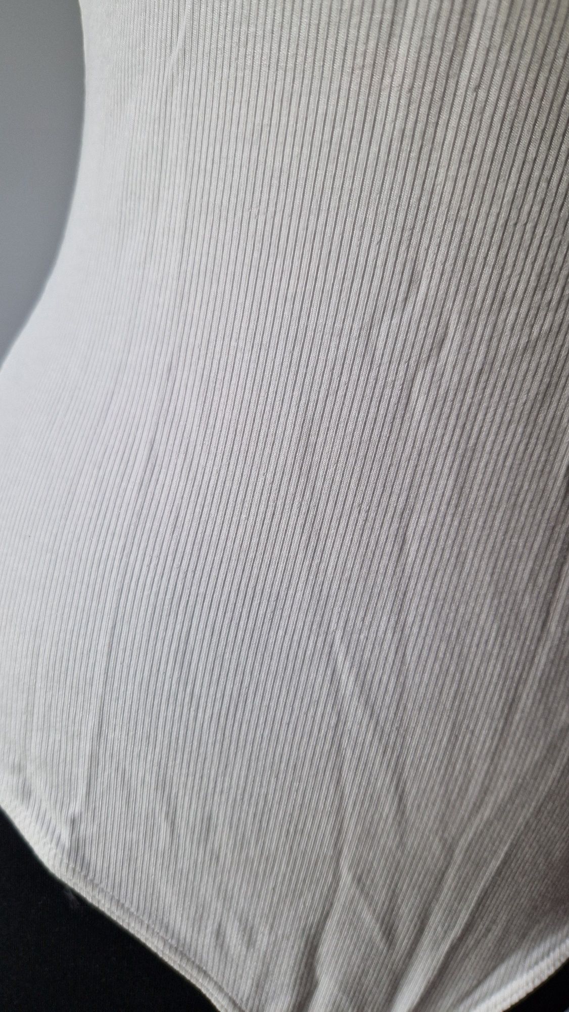 Biale body r 36 prążek