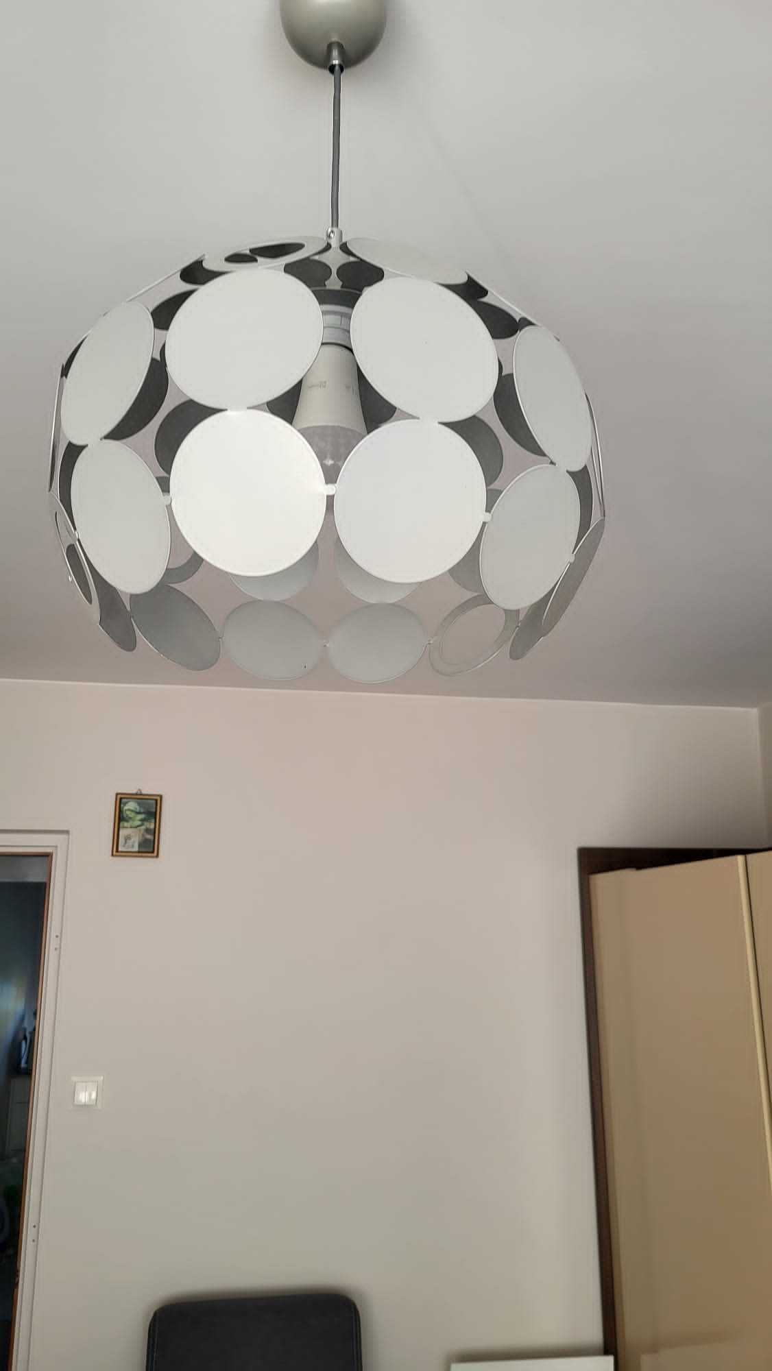 Ładny żyrandol do salonu