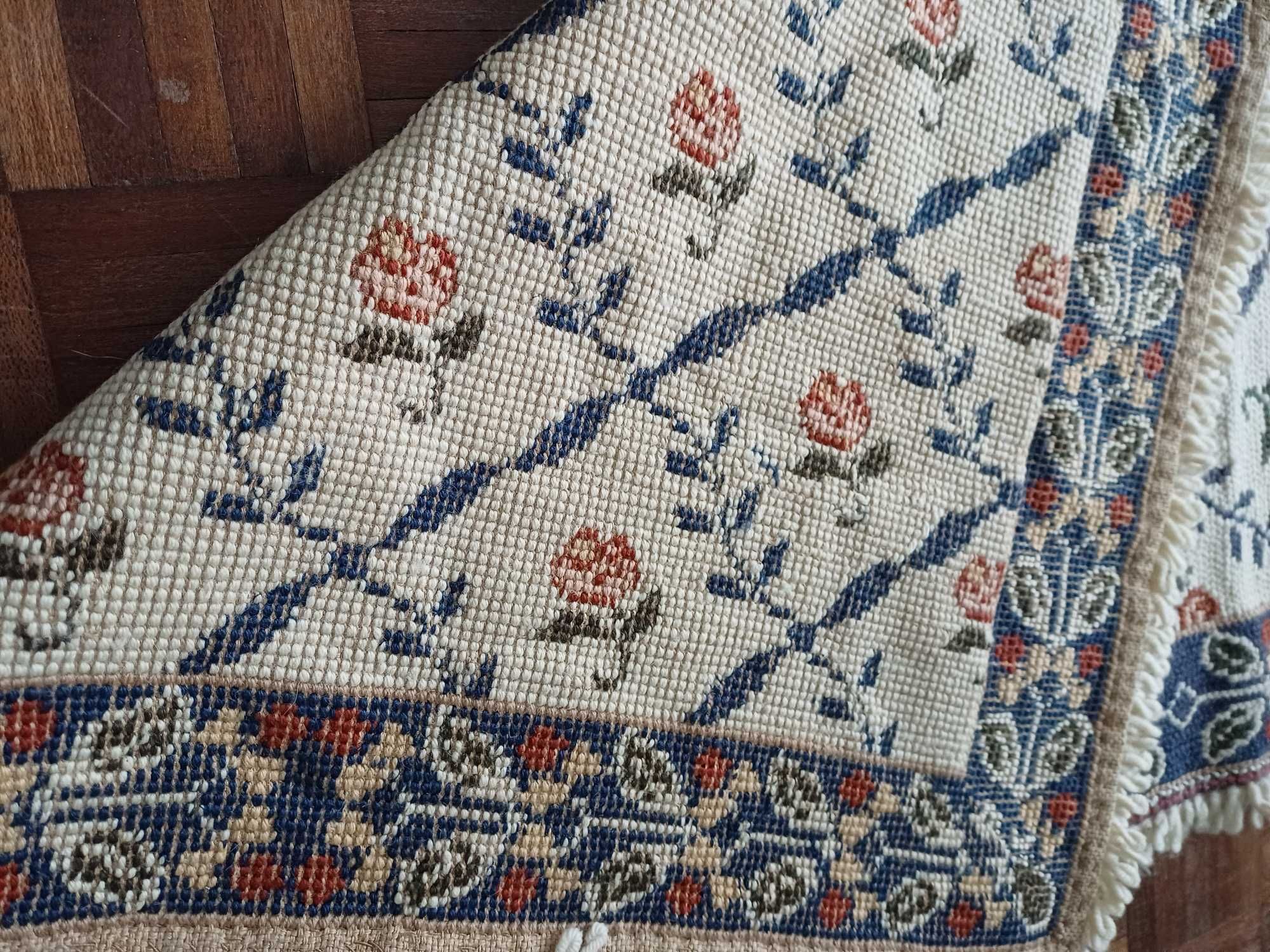 Tapete de Arraiolos antigo