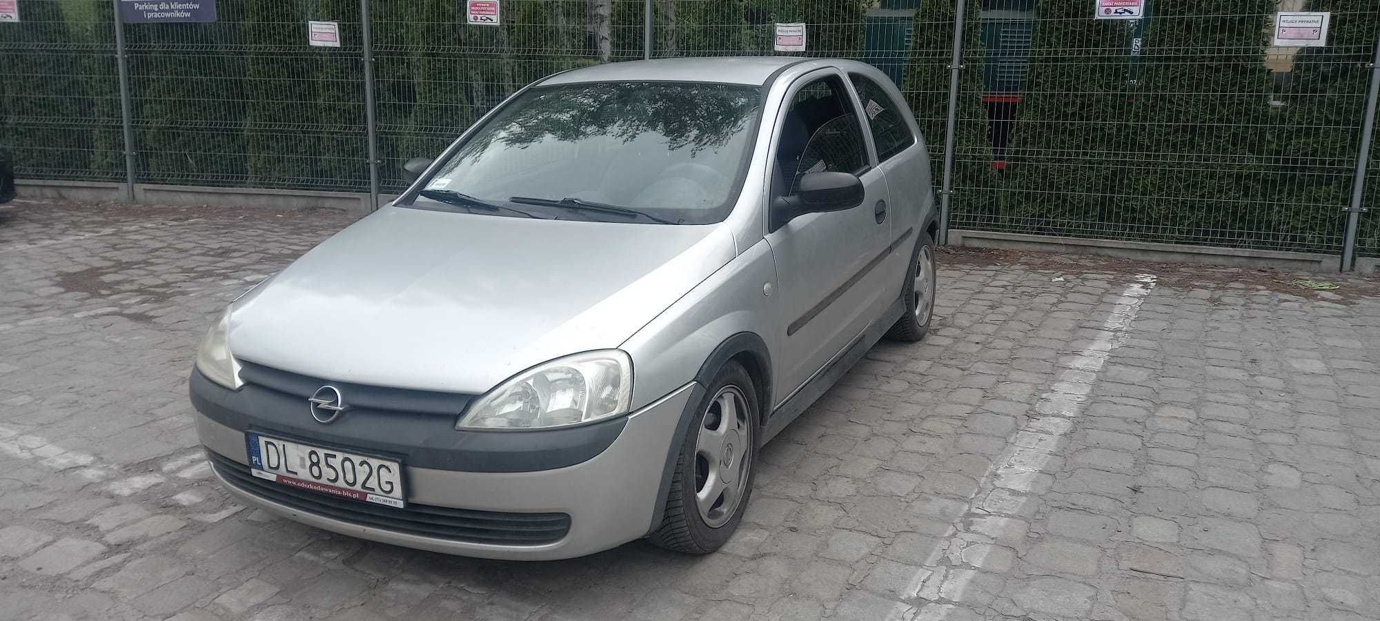 Opel Corsa 2003 rok 1.0 benzyna ,klima ,stan b.dobry 3 drzwiowy