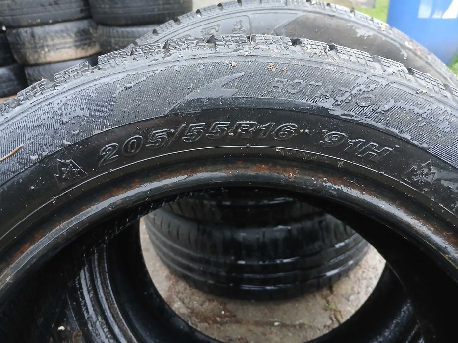 Opony Goodride zimowe 2 sztuki 205 55 R16