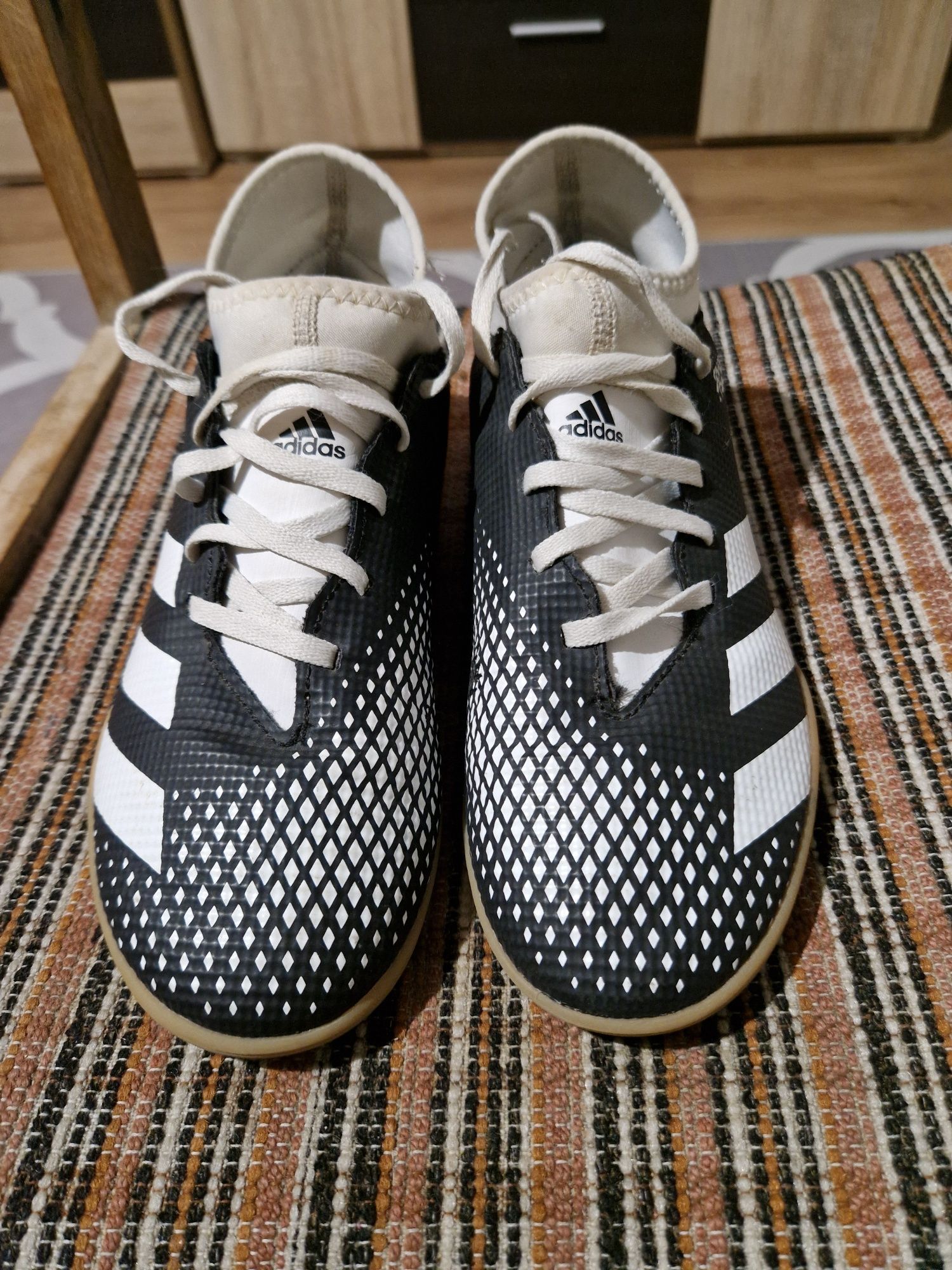 Halówki Adidas Predator r 38 I 2/3