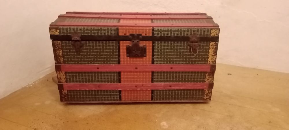 Arca antiga de arrumação