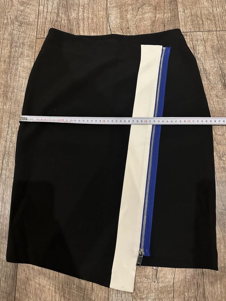 Класична спідниця/ юбка DKNY, розмір S