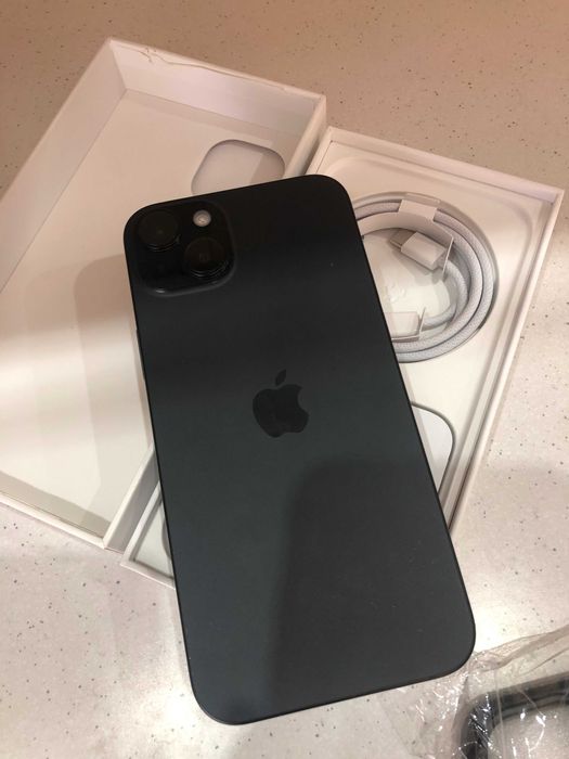 Iphone 15 plus 90% baterii