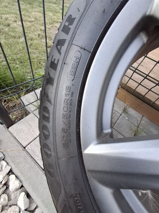 Opony Goodyear zimowe alufelgi 205/55/R16 5x112