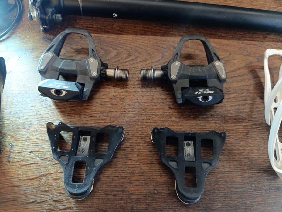 Diverso material BTT e estrada