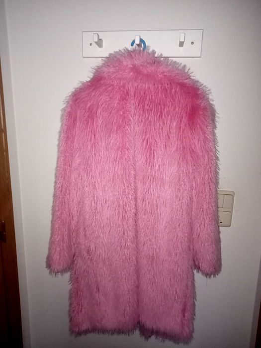 Casaco rosa claro de pelo falso Fashion Nova