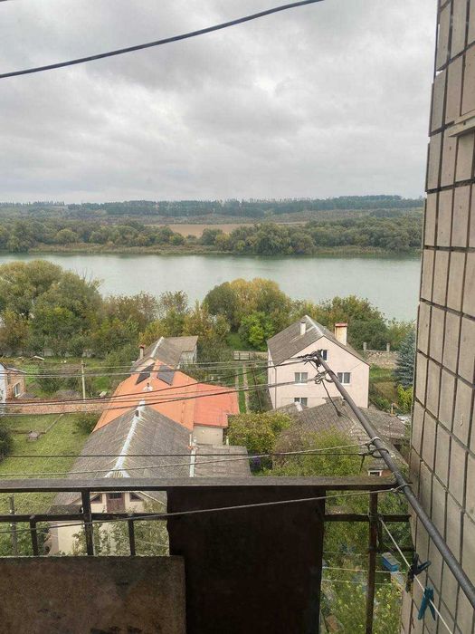 Простора 2-кімнатна квартира з видом на річку 40975