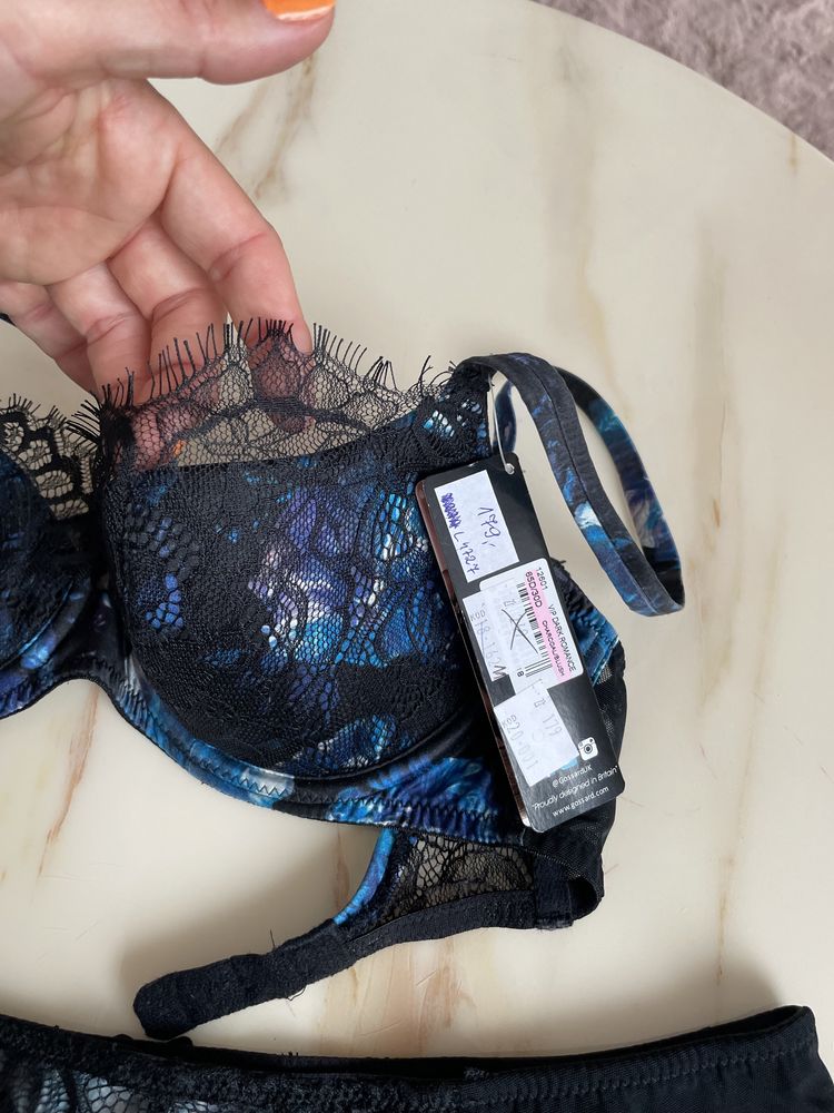 Biustonosz nowy 65D biustonosz jedwabny brytyjskiej firmy Gossard