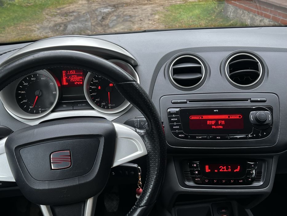 Seat ibiza 4 2011r 1.6 LPG