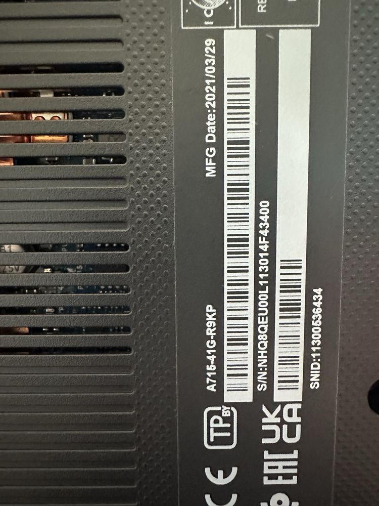 Acer Aspire 7 A715-41G-R9KP як новий