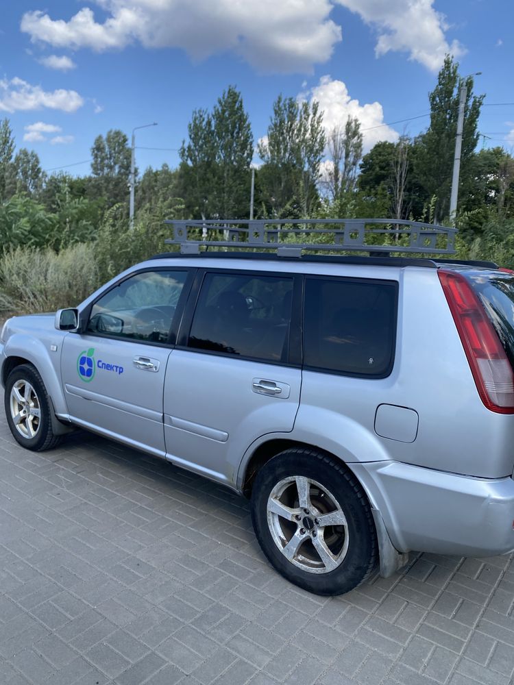 Автомобіль Nissan X-Trail T30