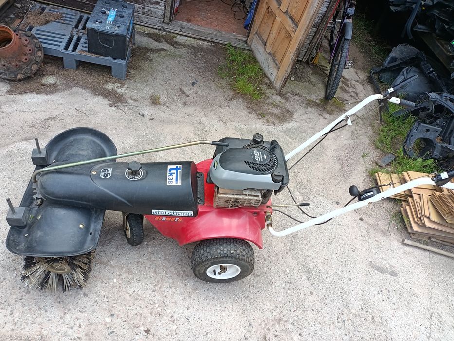 Zamiatarka Spalinowa BRIGGS & STRATTON Quantum xts